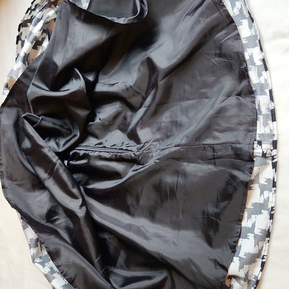 Express, Women's Flowy, Skater Skirt, Bell Style Skirt Sz 4 with Pockets - Picture 9 of 9
